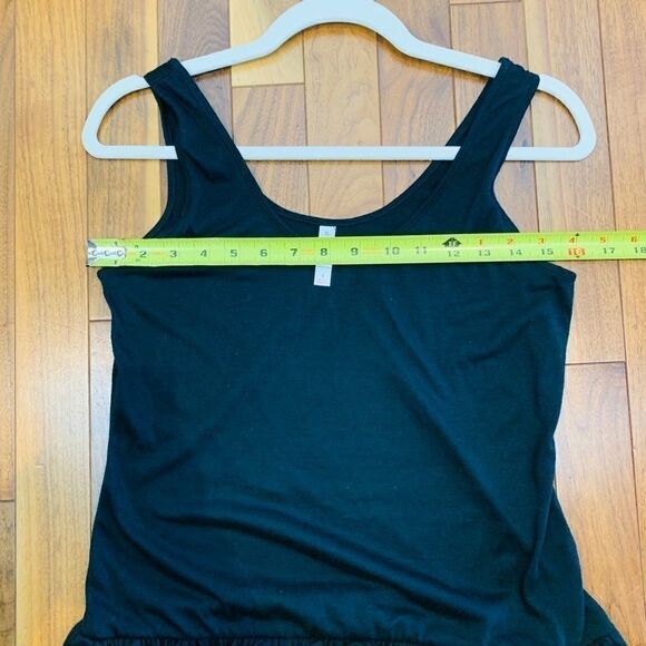 Black Ruffled Bottom Tank - Picture 6 of 6